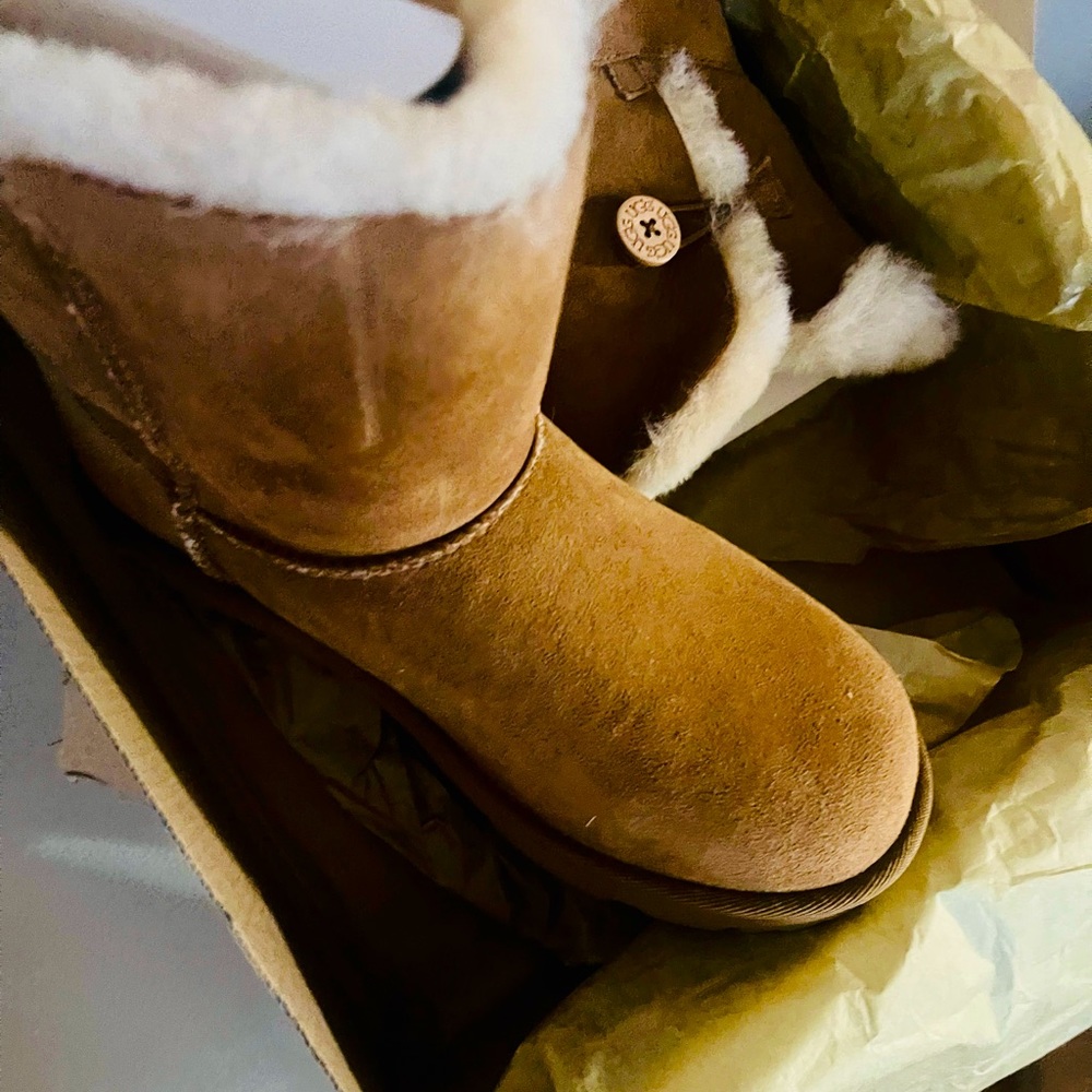 Ugg K Bailey Button Ll - image 2